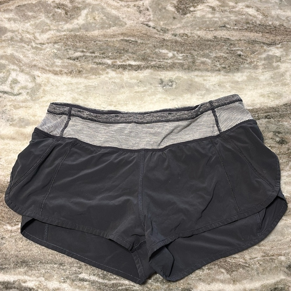 Lululemon shorts size 4